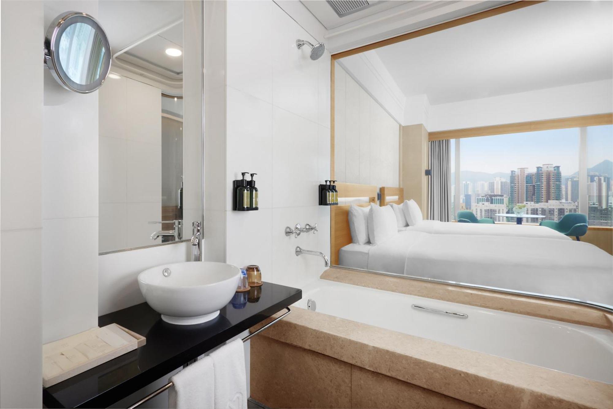 荃湾西如⼼酒店 香港 外观 照片 Deluxe Room with Harbour View